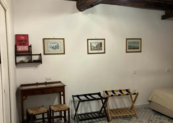Zuccarella "Zuccherino"Nel Cortile